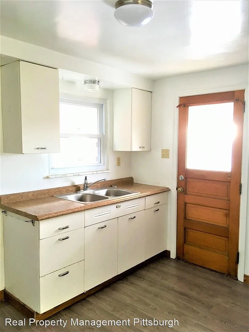 191 Saint Joseph St photo 1