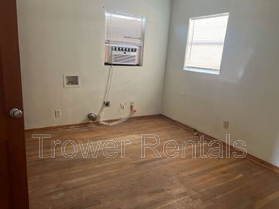 2nd image of 1218 Clifford St