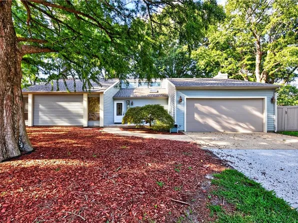 900 Golden Cypress Ct, Chesapeake, VA 23320