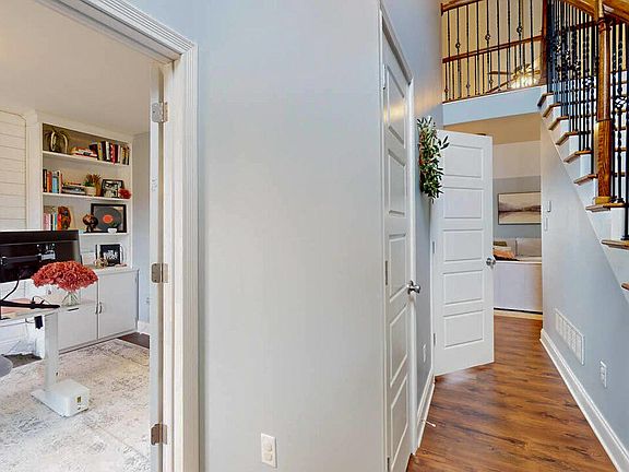 5th image of 208 San Antonio Way