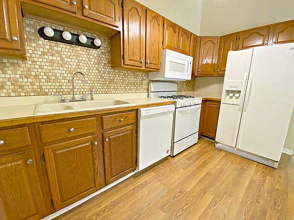 4th image of 711 Gerry St