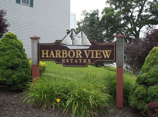 33 Harbor View Ln UNIT 33, Norwich, CT 06360