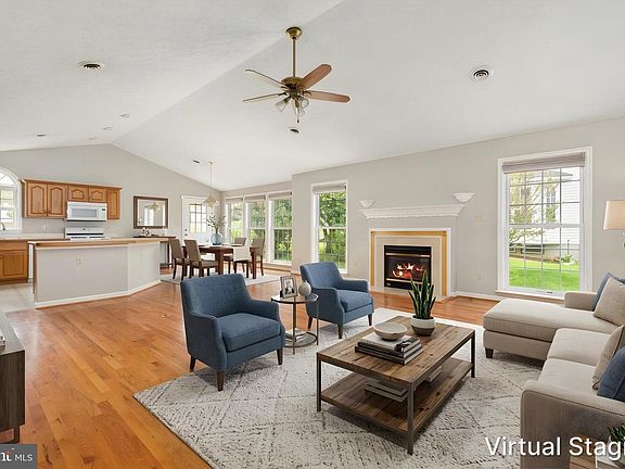 2nd image of 307 Canyon Rd