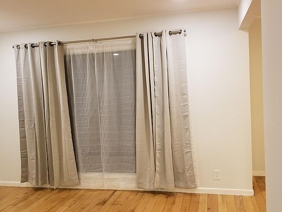 3rd image of 405 42nd Ave