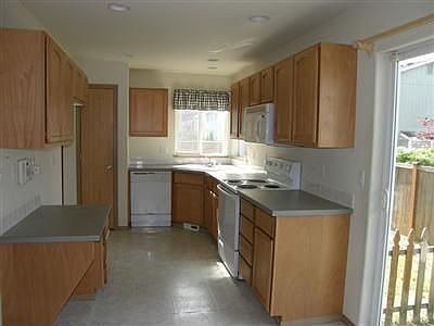 4th image of 8225 186th Street Ct E
