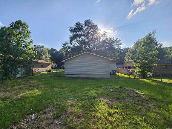 4th image of 1233 Mimosa St