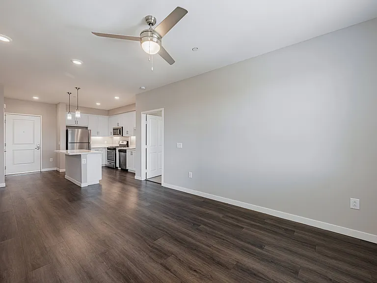 Los Alamitos Luxury Apartments — Photo 85
