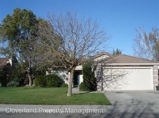 374 Shalako Dr, Oakdale, CA