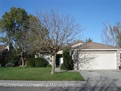 374 Shalako Dr photo 1