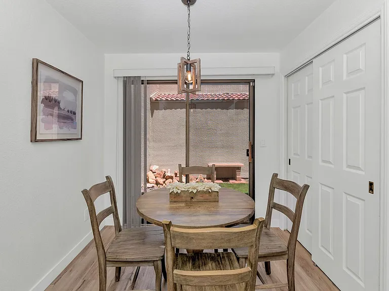 3037 E Rose Ln — Photo 11