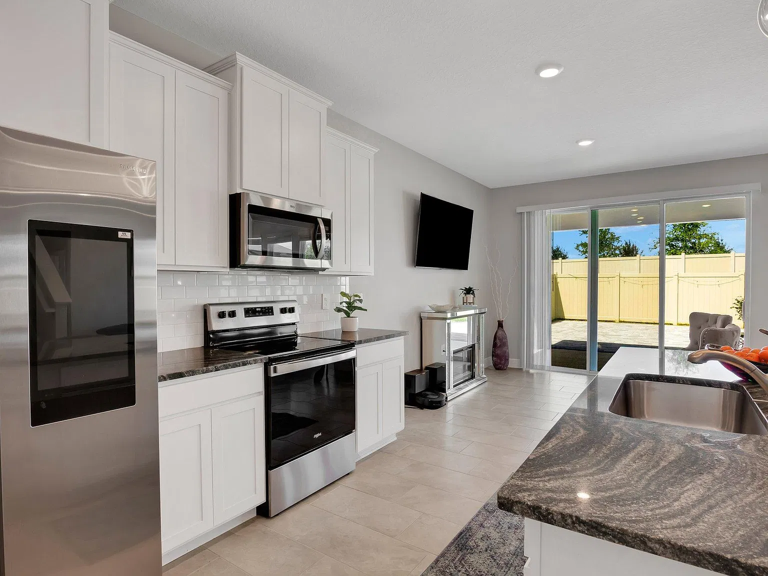 5 bed, 2966 sqft, $4,500 — Photo 1