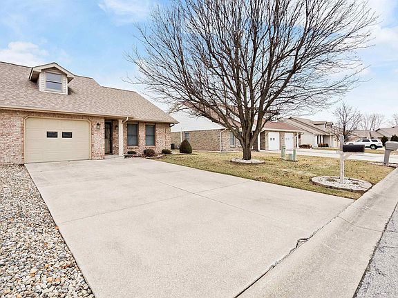 3rd image of 411 Mirage Dr