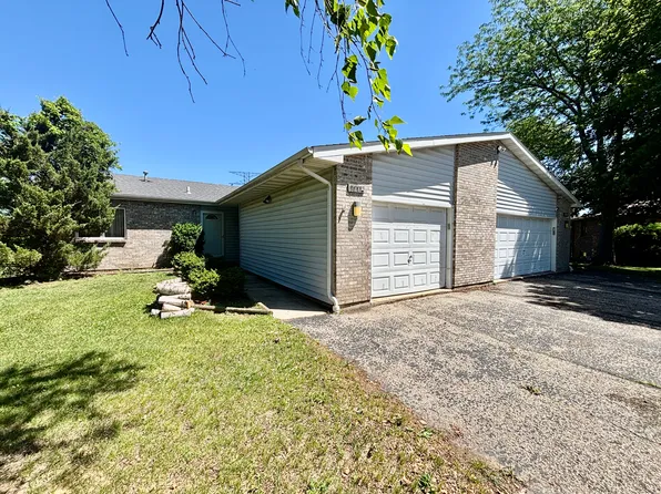 3607 Cutty Sark Rd, Cherry Valley, IL 61016