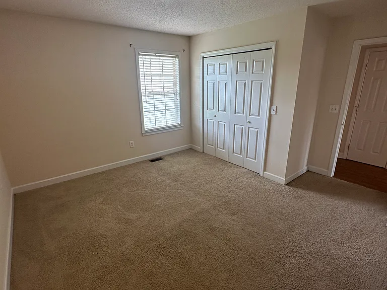 112 Innis Brook Dr — Photo 5