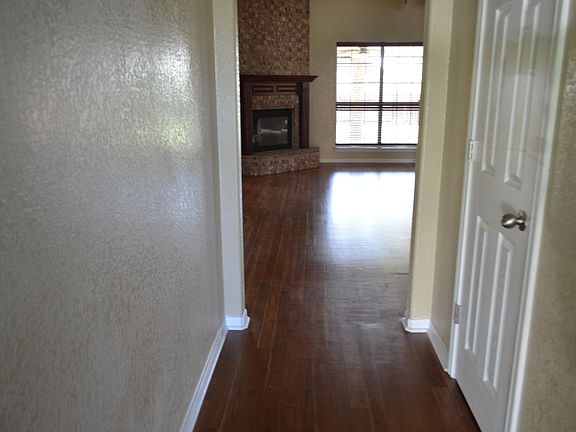 2nd image of 1909 Herald Dr