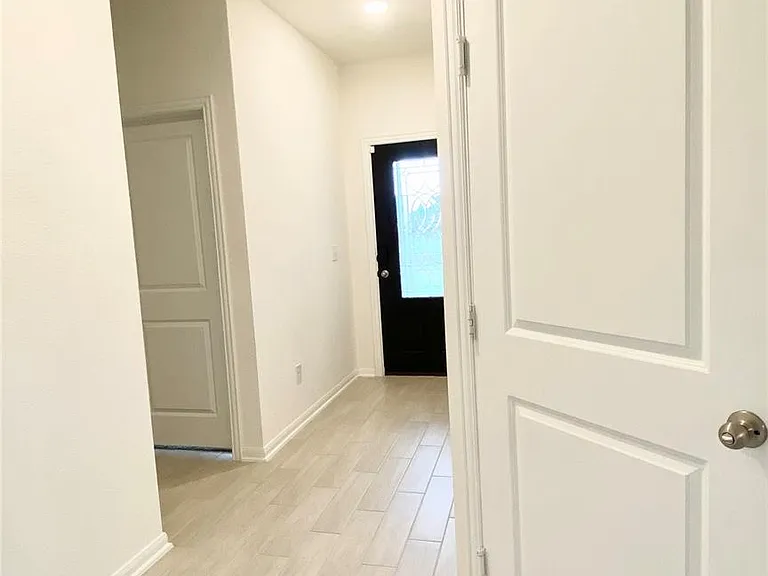 1104 Whippletree Trl — Photo 2