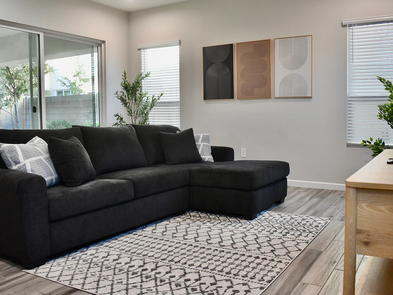5128 E Coolbrook Ave — Photo 3