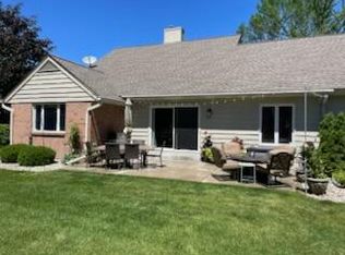 10305 N Adams Ct, Mequon, WI 53092
