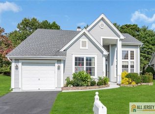 17 Fountain View Dr, Barnegat, NJ 08005