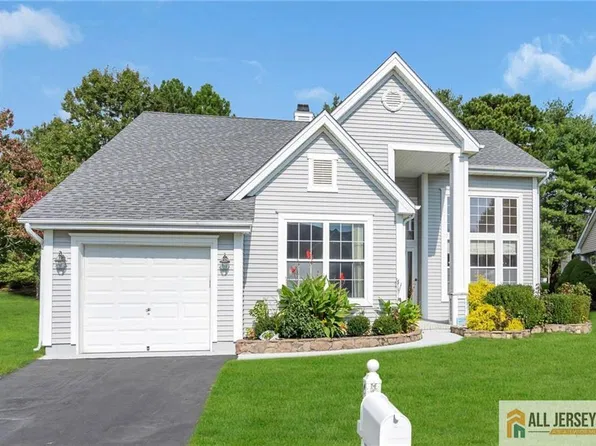 17 Fountain View Dr, Barnegat, NJ 08005