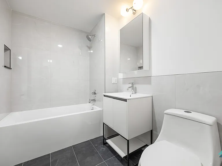 3510 Glenwood Rd #5H — Photo 11