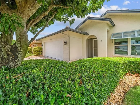725 Kings WAY, NAPLES, FL 34104