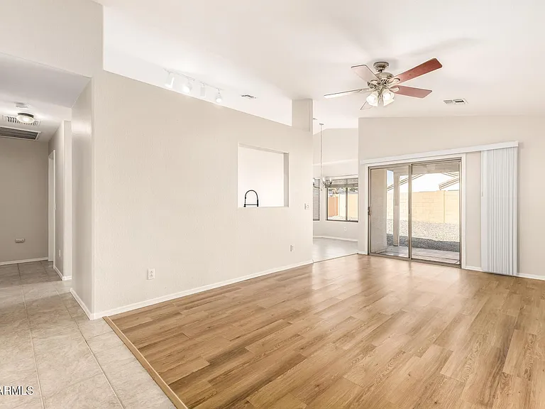 15526 W Lisbon Ln — Photo 3