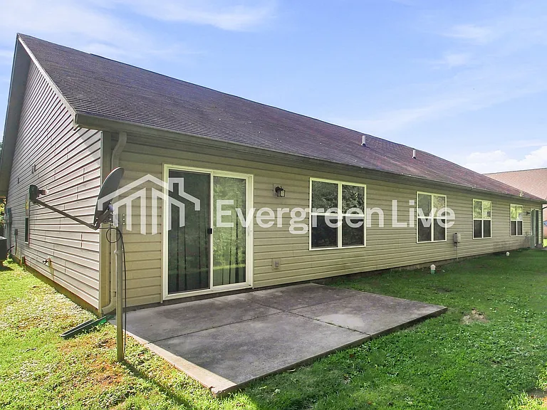 7823 Trisa Ct — Photo 14