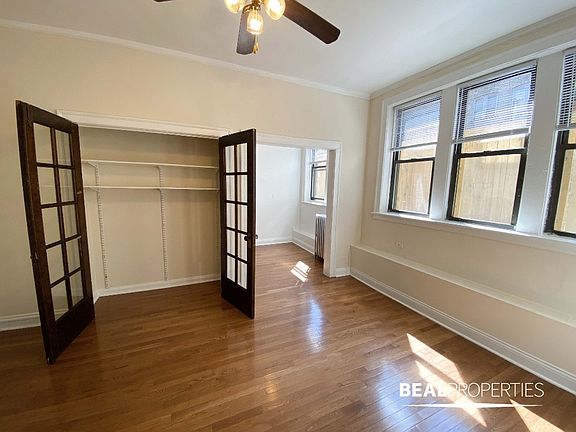 3rd image of 4641 N Paulina St #106