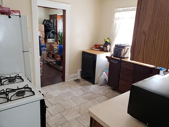 5th image of 1518 Victoria Ave