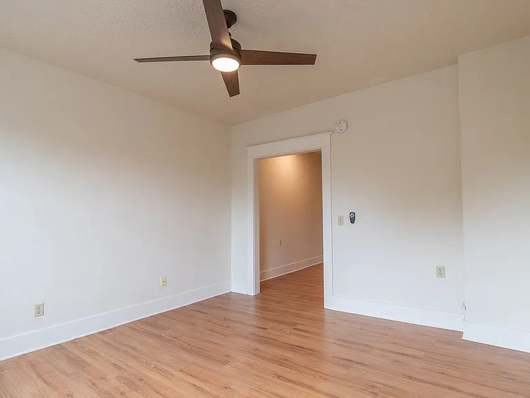 6020 NE Glisan St — Photo 5