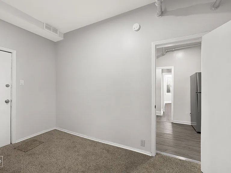 5948 W Superior — Photo 6