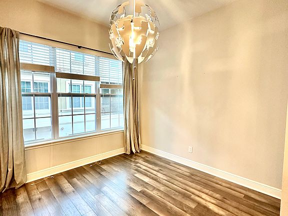 2nd image of 1608 Lobelia Dr