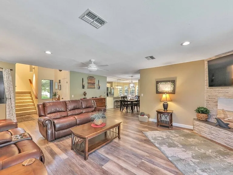 1371 Talbott Cir — Photo 29