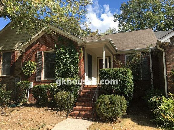2nd image of 220 Woodbury Dr