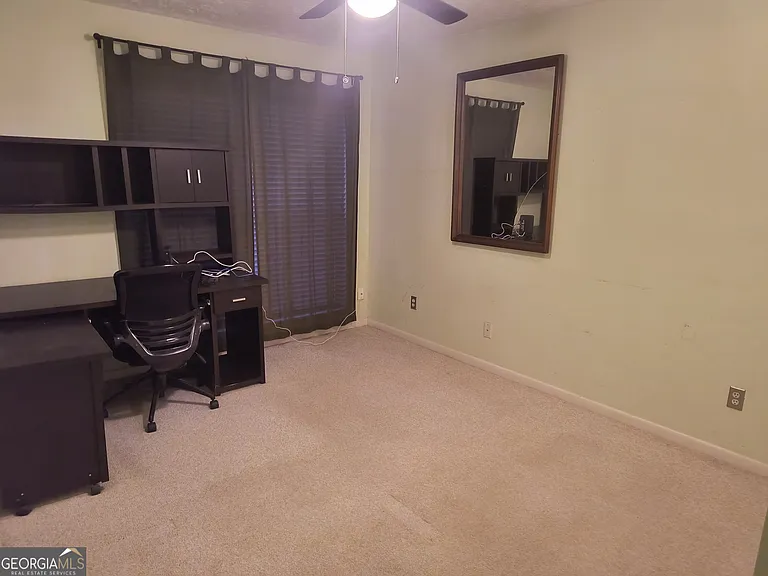 105 Governors Dr — Photo 6