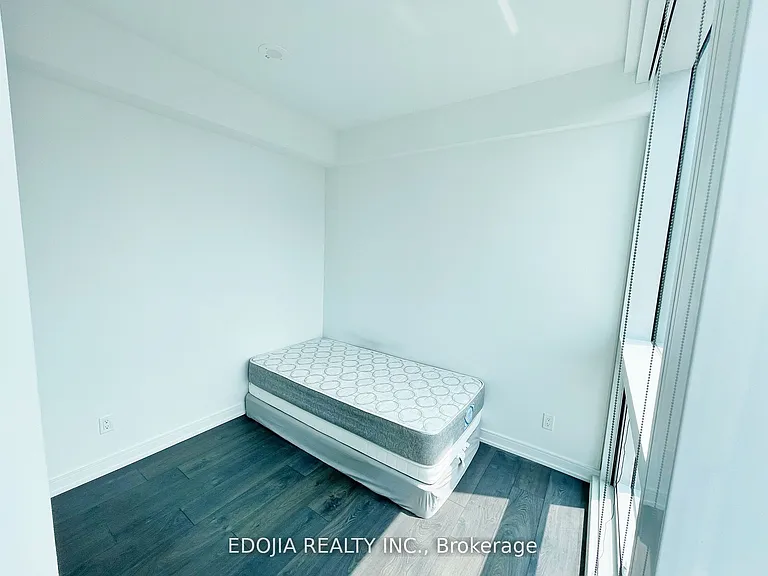 3 Gloucester St #2809 — Photo 12