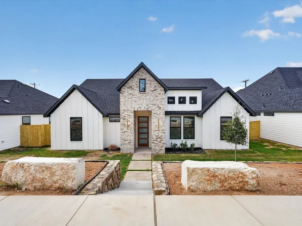 1656 W Wintergreen Rd, Lancaster, TX 75134