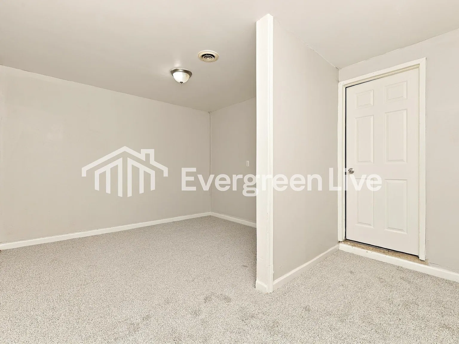 4 bed, 1.0 bath, 1350 sqft, $1,395 — Photo 3