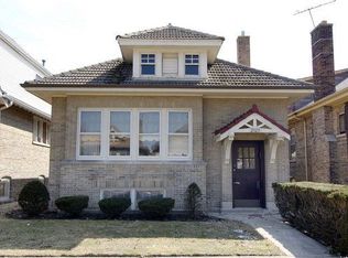 2525 W Farwell Ave, Chicago, IL 60645