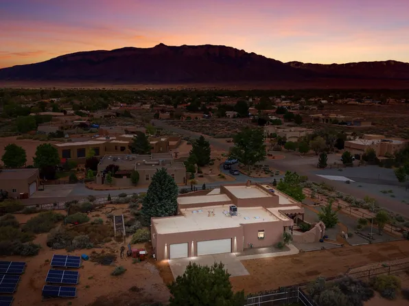 40 El Dorado Rd, Corrales, NM 87048