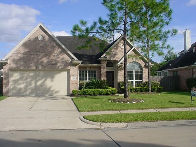 3215 Fontaine DR