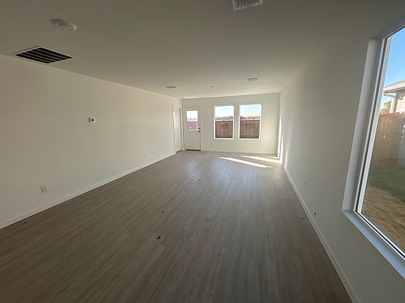 4th image of 40 Equestrian Dr
