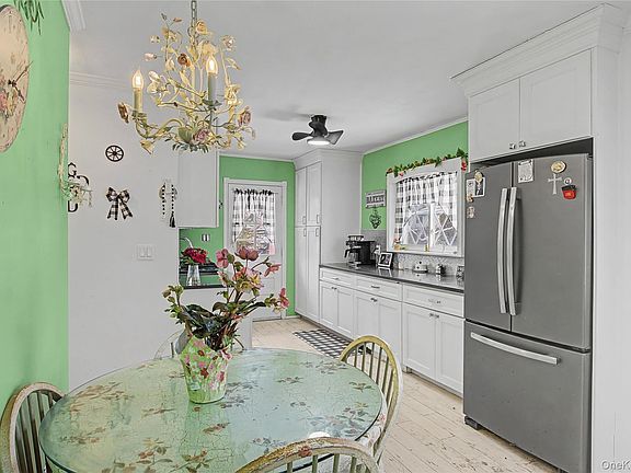 5th image of 9 Amherst Road