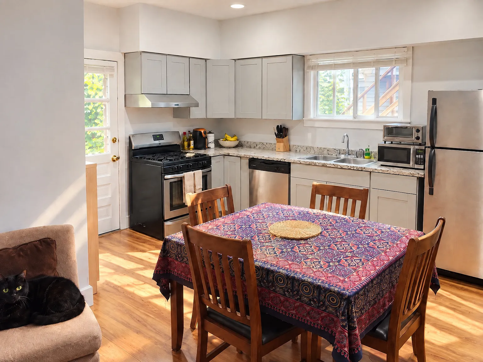 40 Seminary Ave — Photo 1