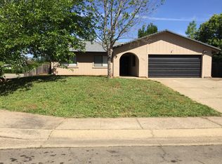 1720 Hawthorne Ct, Redding, CA 96002