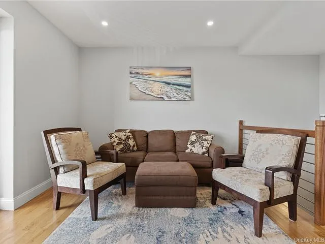 2 bed, 3.0 bath, 1100 sqft, $3,400 — Photo 3