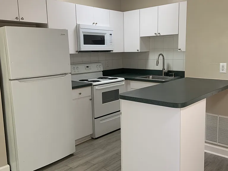 2716 W North A St — Photo 2