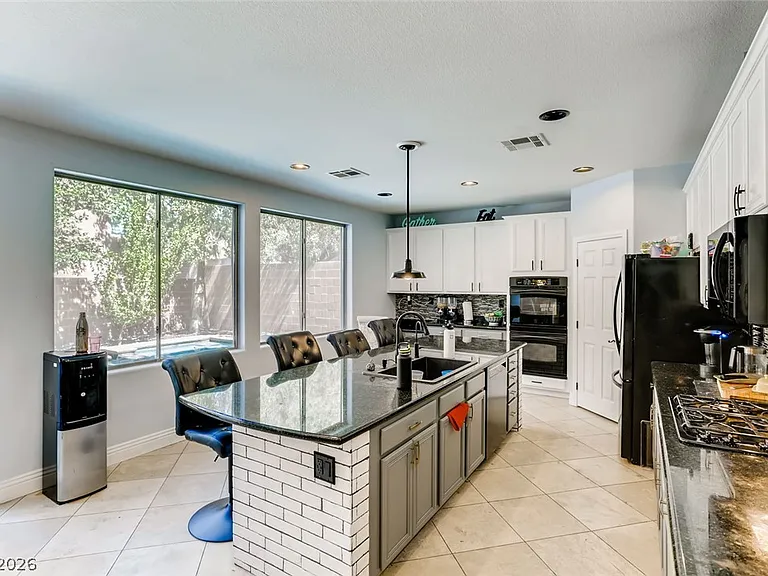 1149 Jerez Ct — Photo 7
