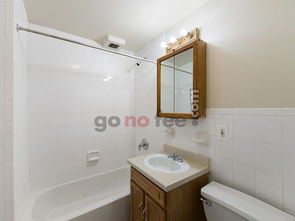4th image of 246 Manhattan Ave APT 6c